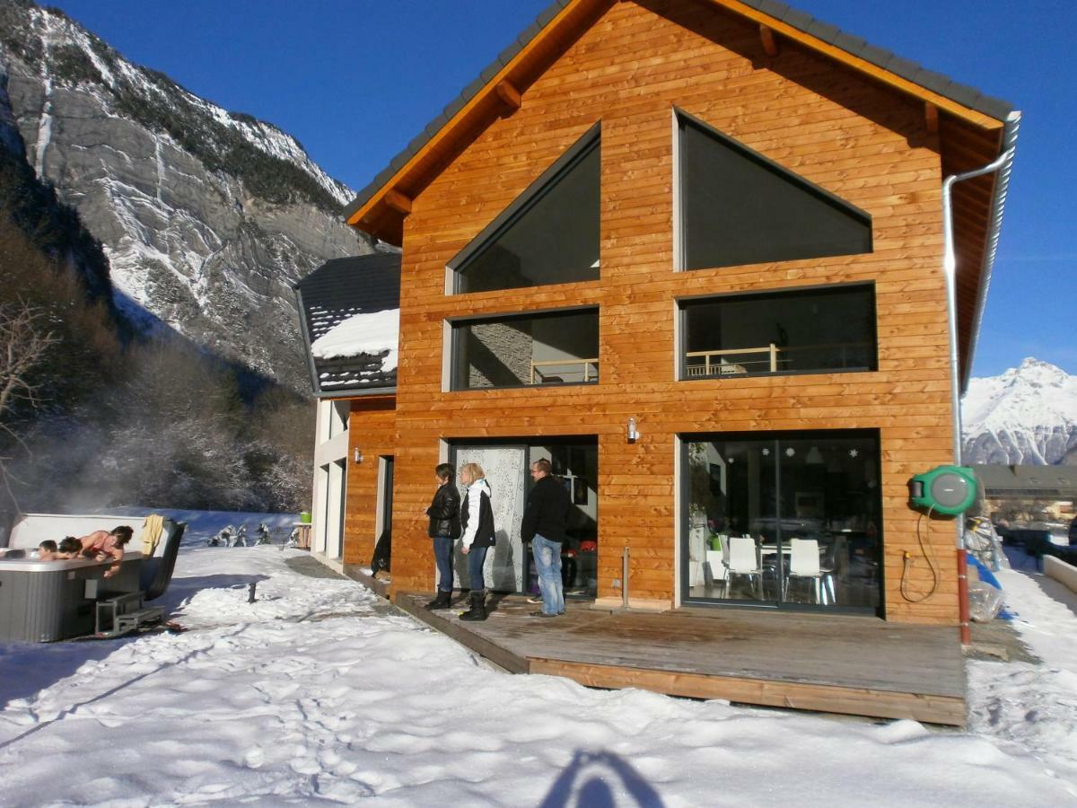 #Lemasdoisans Au Pied De L'Alpe D'Huez Via Bourg D'Oisans L'Etoile Des Glaciers Le Bourg-dʼOisans Kültér fotó